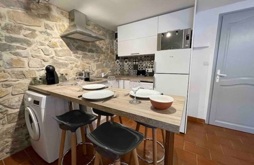 Route d'Arles Apartment | Nice F2 near train station, Arena with private terrace