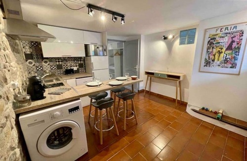 Route d'Arles Apartment | Nice F2 near train station, Arena with private terrace