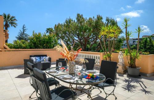 Saint Antoine Apartment | Nice Fabron, terrasse & piscine dans résidence