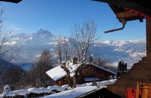 Les Posses-sur-Bex Ski Chalet | Nice family chalet located above the Gryon train station, 2 kilometers from the Place de la Barboleu