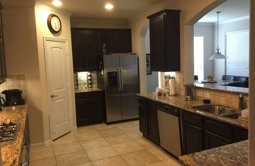 Spring House | Nice Family Friendly, WalMart and HEB & Wallgreens Walking, Iron Man