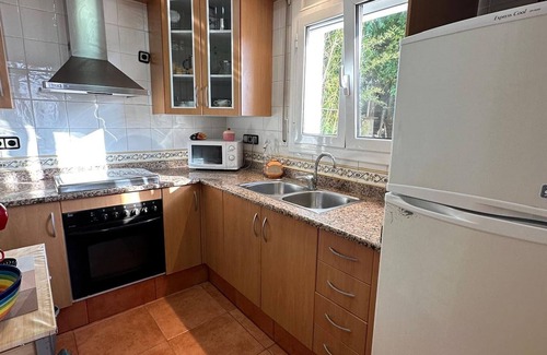 Almadraba-Canyelles House | Nice flat near the beach, terrace AV-04