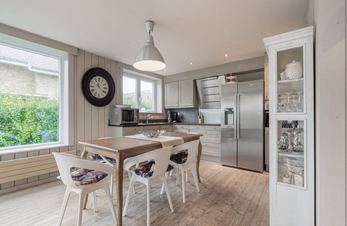 Westende Villa | Nice holiday home in Westende-Bad with sauna and pingpong