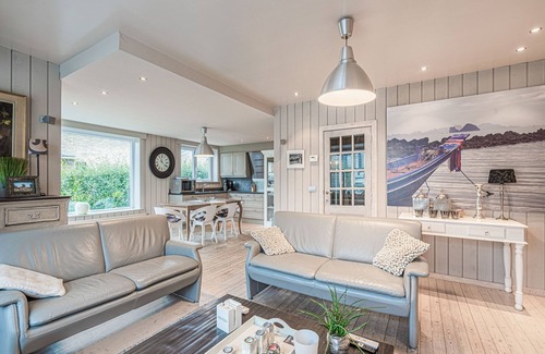Westende Villa | Nice holiday home in Westende-Bad with sauna and pingpong