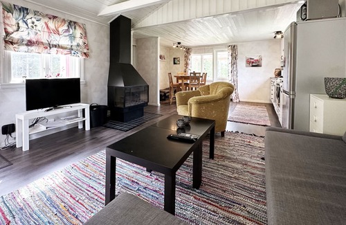 Timmersdala House | Nice holiday home by the lake Vristulven | SE08049
