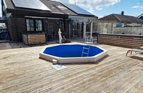 Asmundtorp House | Nice holiday home with outdoor pool in Billeberga, Landskorna