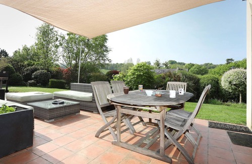 Montreuil-sous-Perouse House | Nice home in Montreuil-Sous-Pérouse