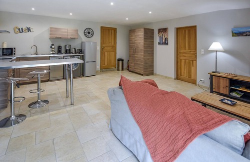 La Roque-sur-Pernes House | Nice home in La-Roque-sur-Pernes
