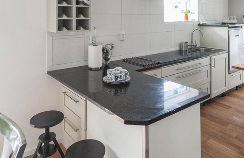 Oxnevalla House | Nice home in öxnevalla
