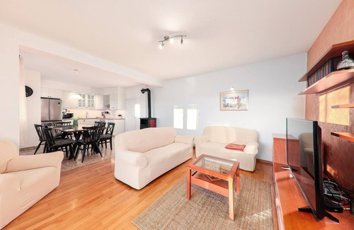 Central Dalmatia House | Nice home in Blato Na Cetini