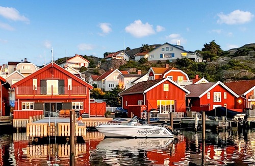 Bovallstrand House | Nice home in Bovallstrand with kitchen