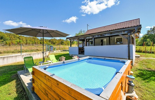 Pisarovina House | Nice home in Bratina with WiFi