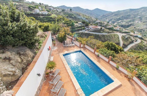 Canillas de Albaida House | Nice Home In Canillas De Albaida With Jacuzzi, Wifi And Swimming Pool
