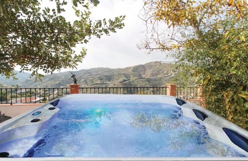 Canillas de Albaida House | Nice Home In Canillas De Albaida With Jacuzzi, Wifi And Swimming Pool