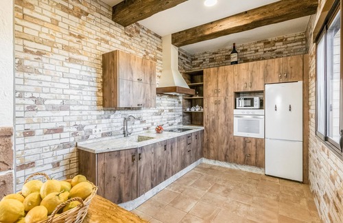 Casariche House | Nice home in Casariche with WiFi