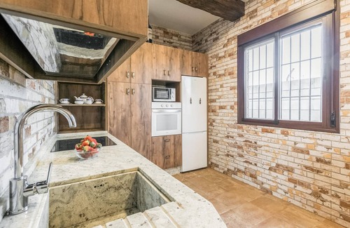 Casariche House | Nice home in Casariche with WiFi