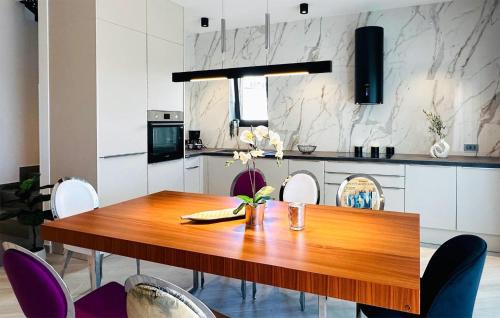 Kras House | Nice Home In Dobrinj With Wifi