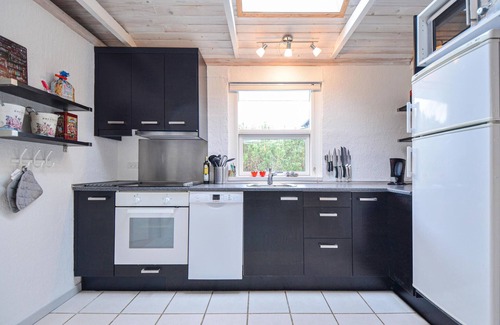 Egsmark Strand House | Nice home in Ebeltoft with kitchen