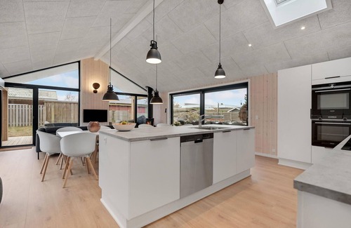 Egsmark Strand House | Nice home in Ebeltoft with sauna