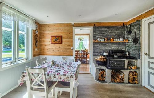 Eikelandsosen House | Nice Home In Eikelandsosen With Wifi