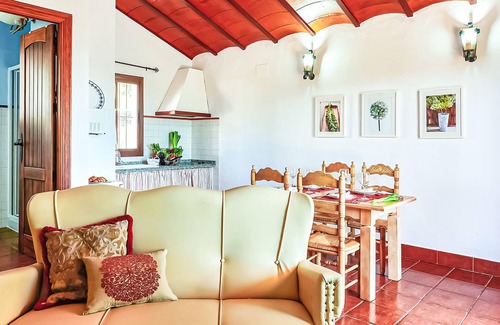 Estepa House | Nice home in Estepa with WiFi