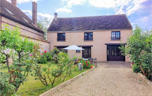 Etigny House | Nice Home In Étigny With Wifi