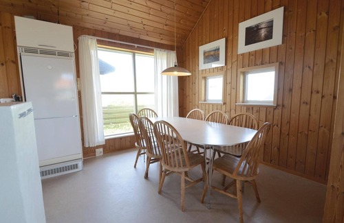 Lild Strand House | Nice home in Frøstrup with kitchen