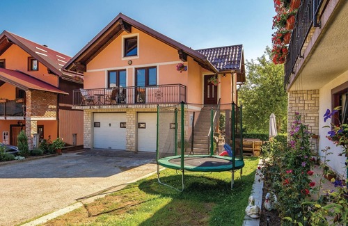 Fuzine House | Nice home in Fuzine with kitchen