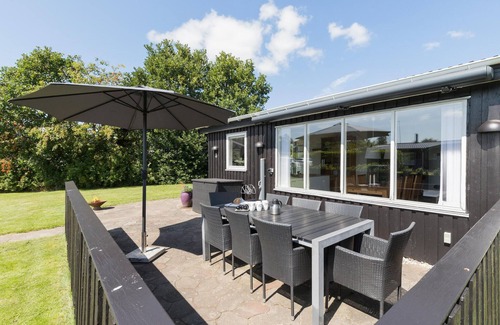 Grena Strand House | Nice home in Grenaa with WiFi