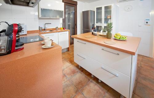 Las Pajanosas House | Nice Home In Guillena With Wifi