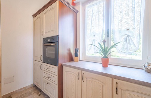 San Pietro Vara House | Nice home in San Pietro Vara -SP-