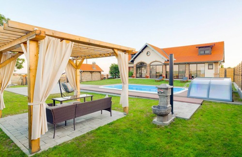 Karanac House | Nice home in Karanac with sauna