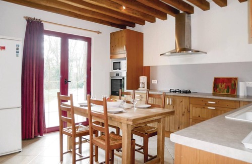 La Croupte House | Nice home in La Croupte with WiFi