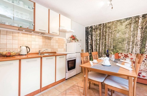 Licko Lesce House | Nice home in Licko Lesce with WiFi