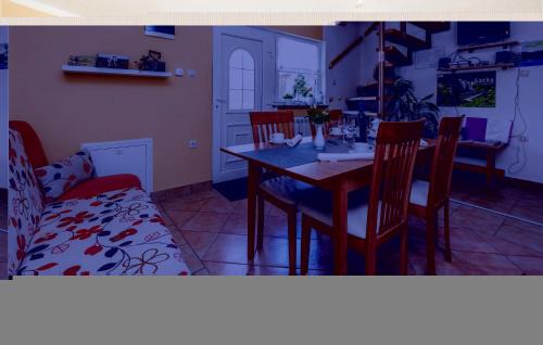 Licko Lesce House | Nice Home In Licko Lesce With Wifi