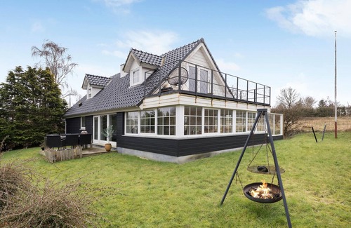 Hjarbæk House | Nice home in Løgstrup with WiFi