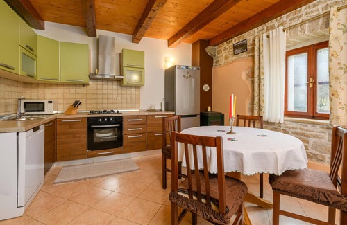 Gracisce House | Nice home in Mandalencici with kitchen