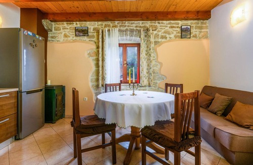 Gracisce House | Nice home in Mandalencici with kitchen