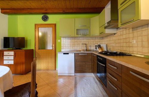 Gracisce House | Nice home in Mandalencici with kitchen
