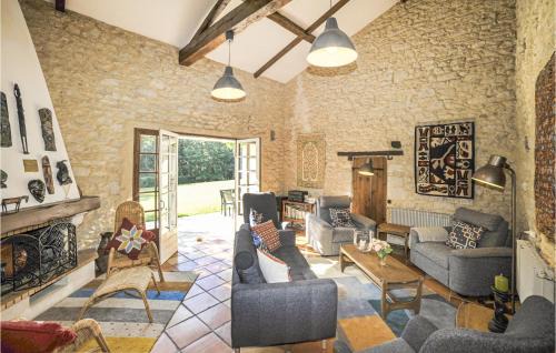 Saint-Ferme House | Nice Home In Monsegur