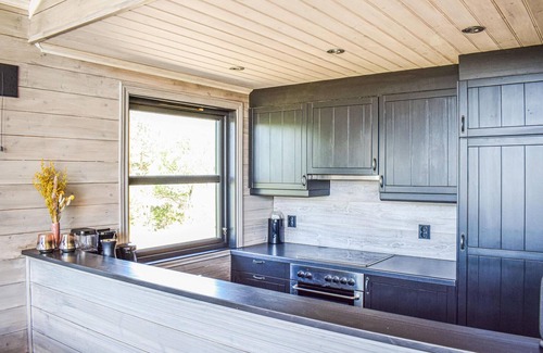 Nedstrand House | Nice home in Nedstrand with kitchen