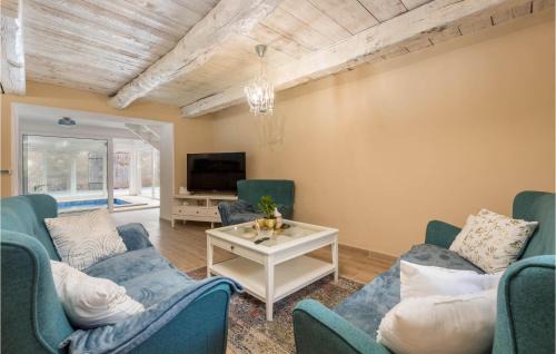 Otocac House | Nice Home In Otocac With Sauna