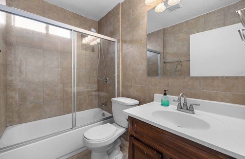 Quartz Hill House | Nice Home in Prime Quartz Hill