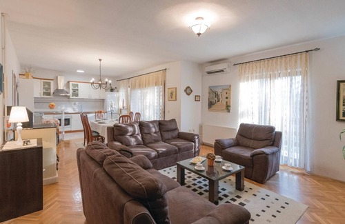 Donji Prolozac House | Nice home in Prolozac Donji with WiFi