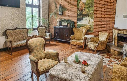 Tuchola House | Nice Home In Raciaski Mlyn