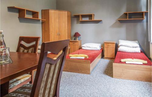 Tuchola House | Nice Home In Raciaski Mlyn