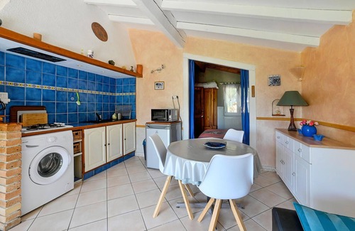 Sarrians House | Nice home in Sarrians with WiFi