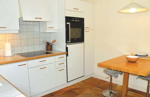 Saint-Didier House | Nice home in St Didier with kitchen