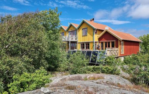 Skaerhamn House | Nice Home In Tjörn With Sauna