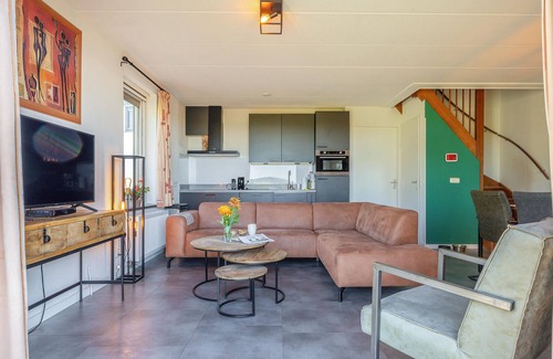 Tzummarum House | Nice home in Tzummarum with WiFi